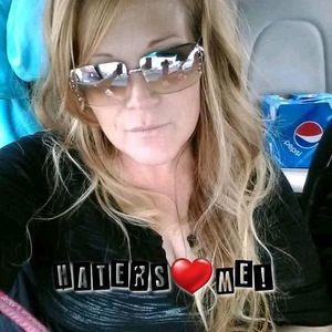 Meet your Posher, Alicia